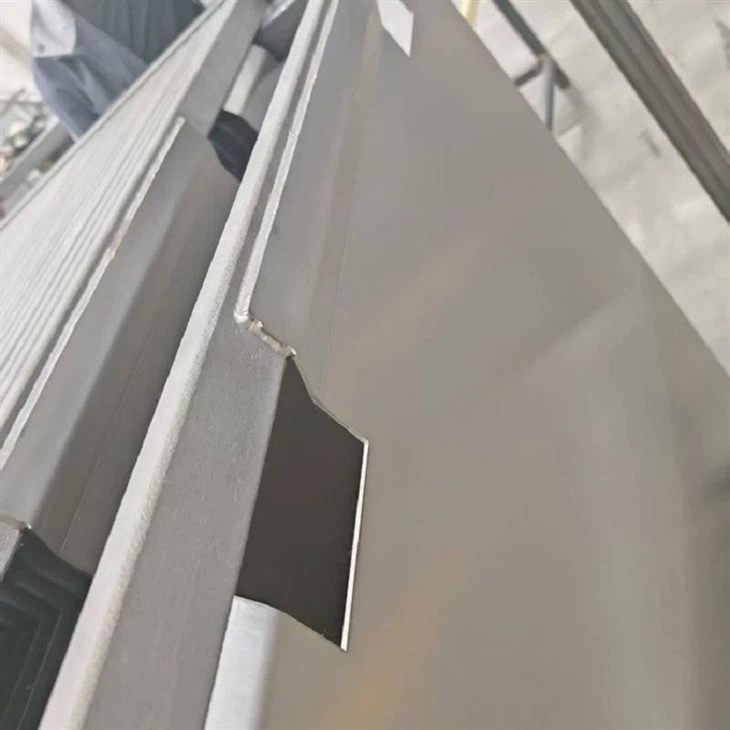 Welding of Titanium Cathode(001)